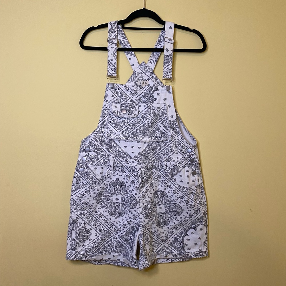 POL White and Gray Patterned Overalls - Picture 2 of 12